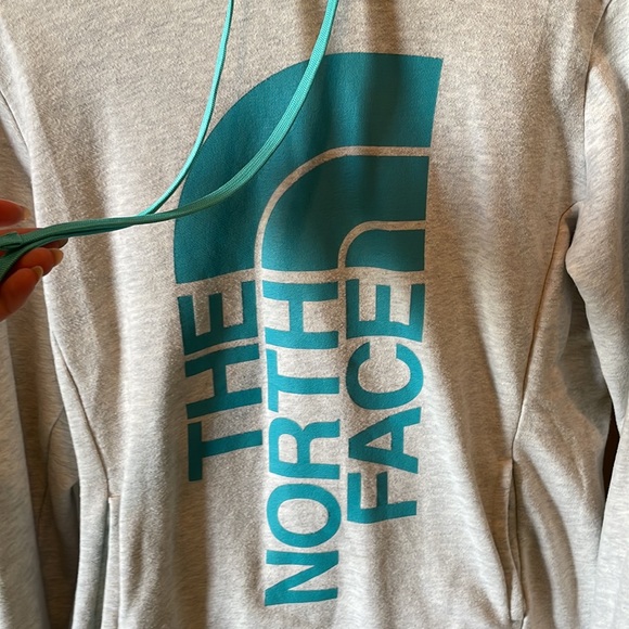 New north face hoodie - Picture 2 of 2